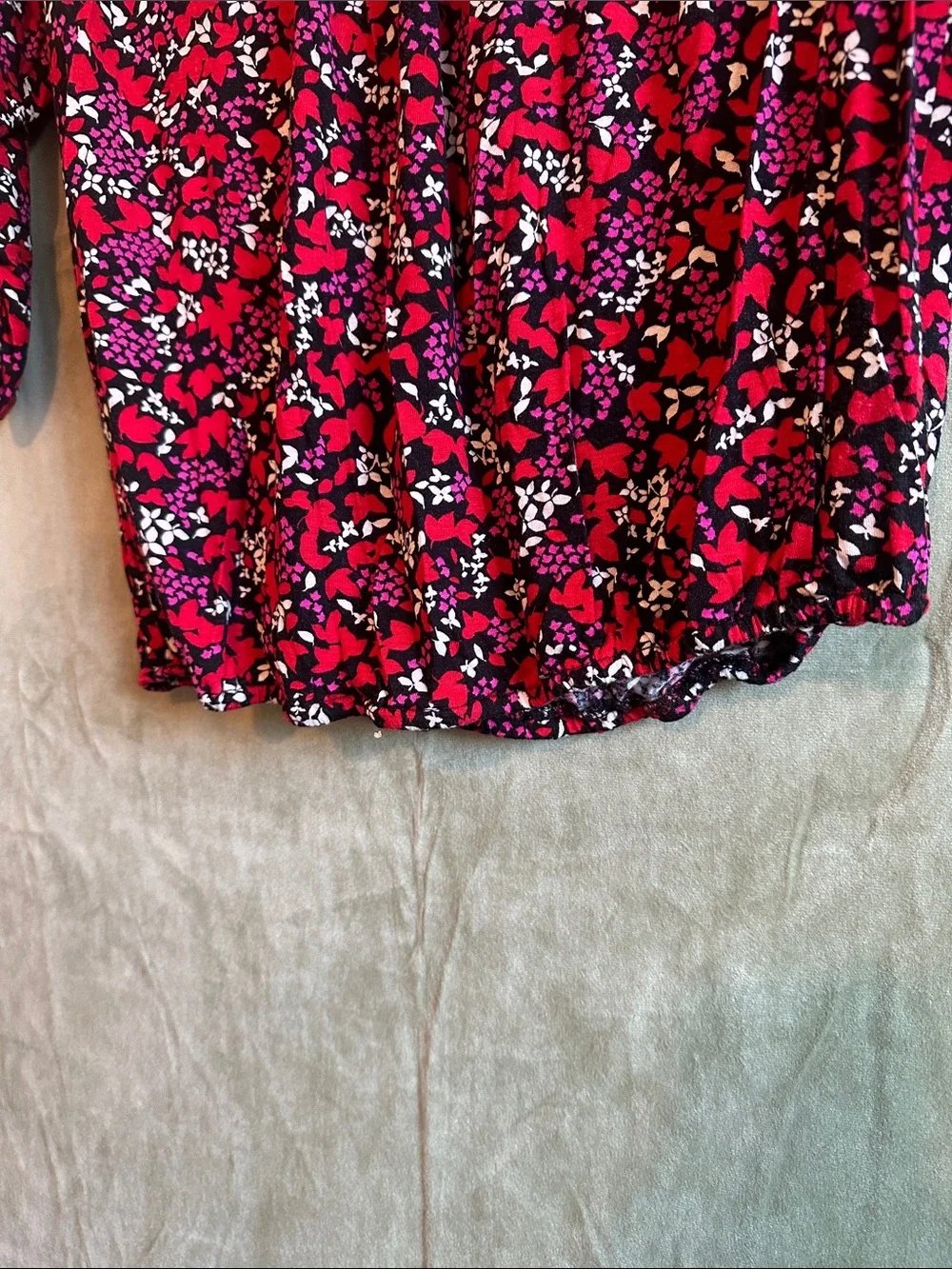 #932 Michael Kors Red, Black and White Floral Peasant Blouse